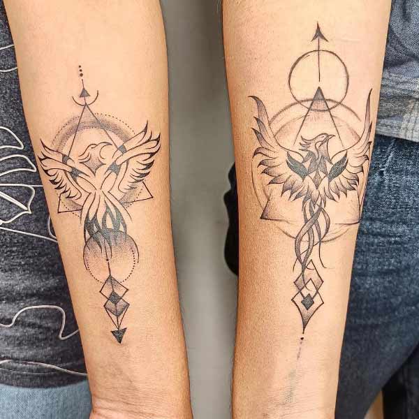 ফতিমা এবং আধিলার বিয়ে দিতেও উঠেপড়ে লেগেছিলেন তাঁদের বাবা-মা, আত্মীয়-স্বজনরা। পাত্র দেখার কাজও শুরু হয়ে গিয়েছিল। ফতিমারা তবু কিছুতেই একে অপরের হাত ছাড়েননি। 