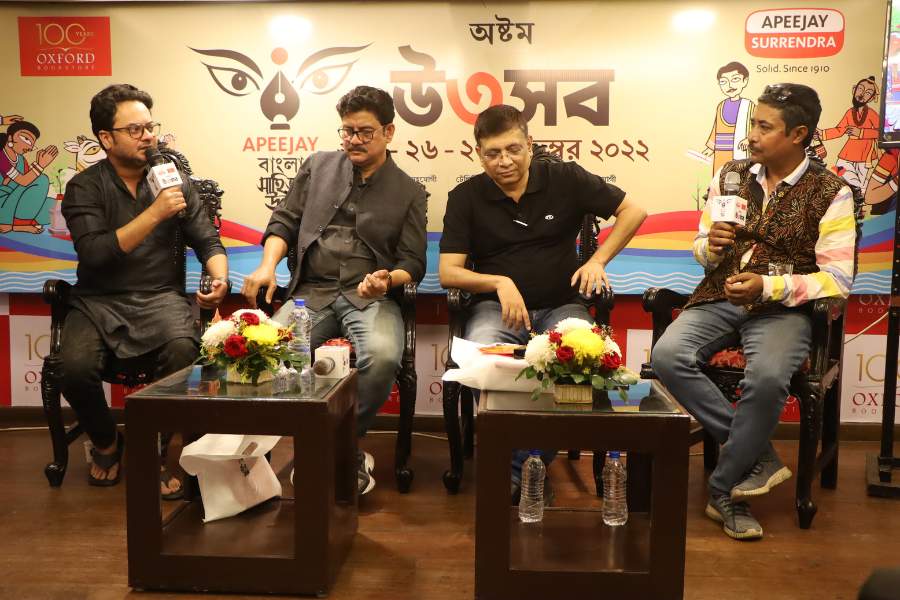 বাংলায় লিটল ম্যাগাজিন ছড়িয়ে ছিটিয়ে থাকলেও, বহু ক্ষেত্রে বহু মানুষ বাংলা সাহিত্যের এমন অমোঘ ভান্ডার থেকে ব্রাত্য থেকে যান। অক্সফোর্ড বুকস্টোরে এই কর্নারের এর লক্ষ্য আরও অনেক বেশি লোকের কাছে পৌঁছনো। লাভের অংশীদারিত্ব ভিত্তিক ব্যবস্থাপনার মডেলের ভিত্তিতে এই ম্যাগাজিনগুলি বিক্রি করা হবে।