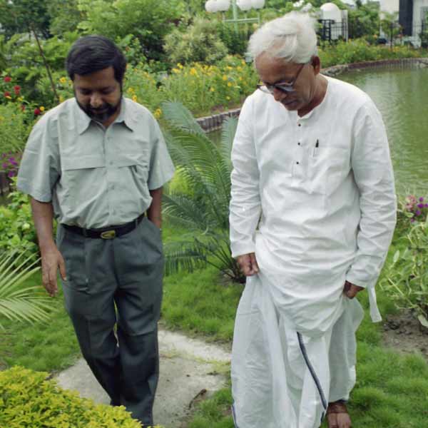 রাজ্যে রাজনৈতিক পালাবদলের পরেও দীর্ঘ দিন রাজনীতিতে সক্রিয় ছিলেন মানব। ২০১৮ সালে দলের রাজ্য সম্পাদকমণ্ডলীর সদস্যও হয়েছিলেন।