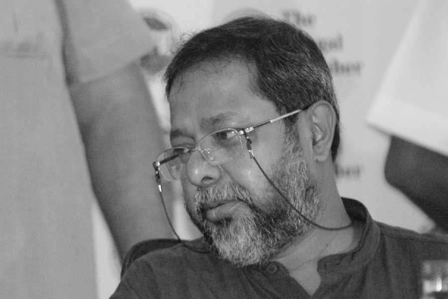  সিপিএমের ছাত্র এবং যুব সংগঠনের হাত ধরেই দলে উত্থান হয়েছিল মানবের।