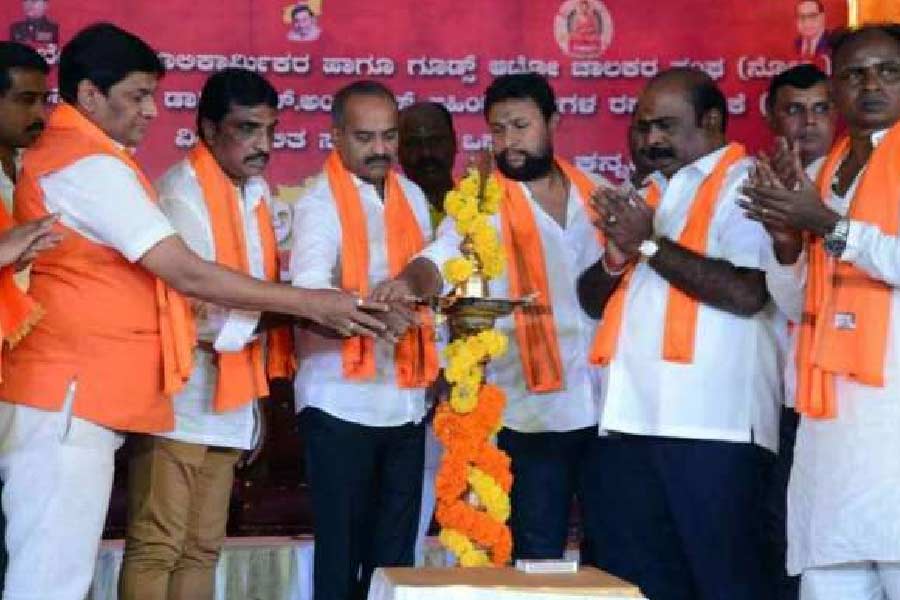 ১৯৭০-এর দশকে বেঙ্গালুরুর কুখ্যাত দুষ্কৃতীদের মধ্যে ছিলেন এমপি জয়রাজ, রামচন্দ্রন কোতওয়াল। তার পর মুথাপ্পা রায়। নব্বইয়ের দশকে এঁদের দৌরাত্ম্য শেষ হতেই আর এক গ্যাংস্টারের উদয় হয় বেঙ্গালুরুতে। তিনি সুনীল কুমার ওরফে ‘সাইলেন্ট সুনীল’। 