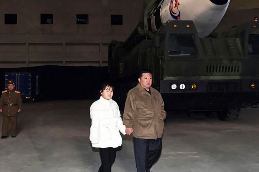 কেএনসিএ-র মতে, কিম উত্তর কোরিয়ার পরমাণু অস্ত্র সংক্রান্ত ভবিষ্যৎ পরিকল্পনা ভাগ করে নিয়েছেন মাত্র।