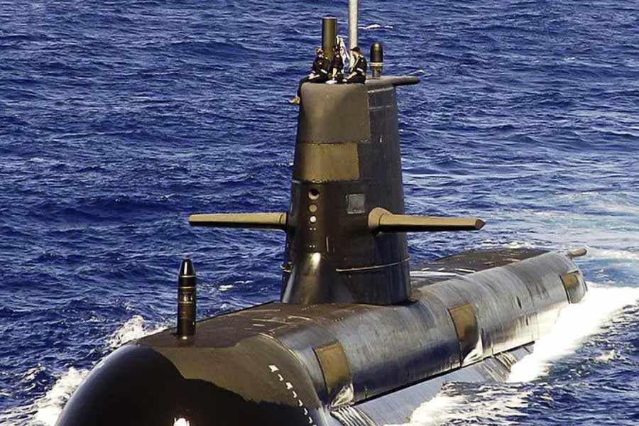 এই পারমাণবিক ডুবোজাহাজ নানা সামরিক সরঞ্জামে ঠাসা থাকবে বলেও জানিয়েছিলেন কিম। উপগ্রহের উপর নজরদারি করার ব্যবস্থাও নাকি এই ডুবোজাহাজে থাকছে।