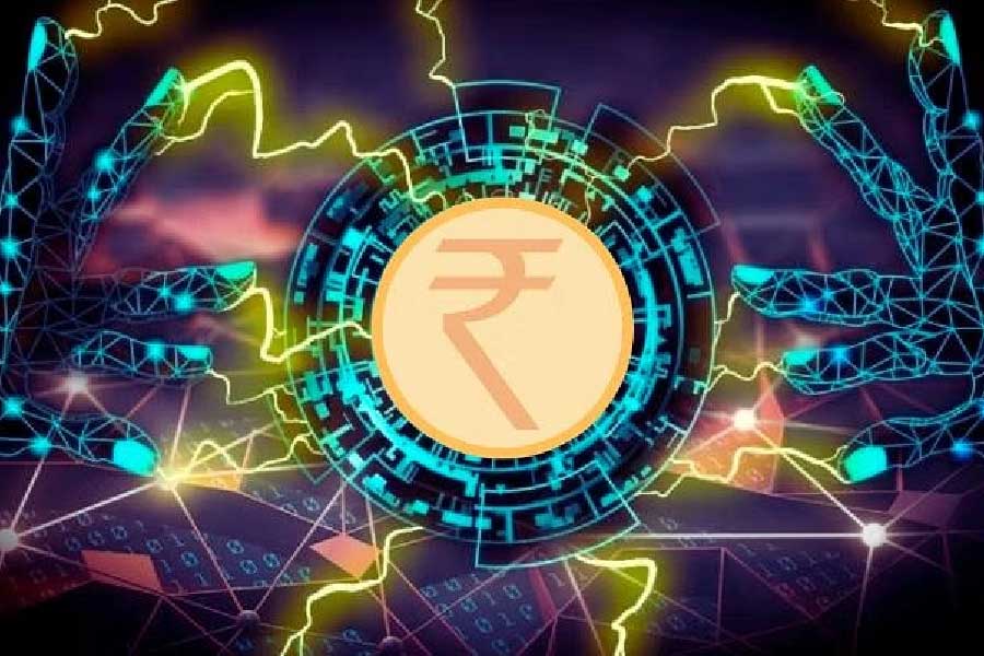 ক্রিপ্টোকারেন্সির মতো ডিজিটাল রুপির দর ওঠানামা করবে না। কাগজের নোট এবং খুচরো কয়েনের সমান দামেই চালু হবে ডিজিটাল রুপি।