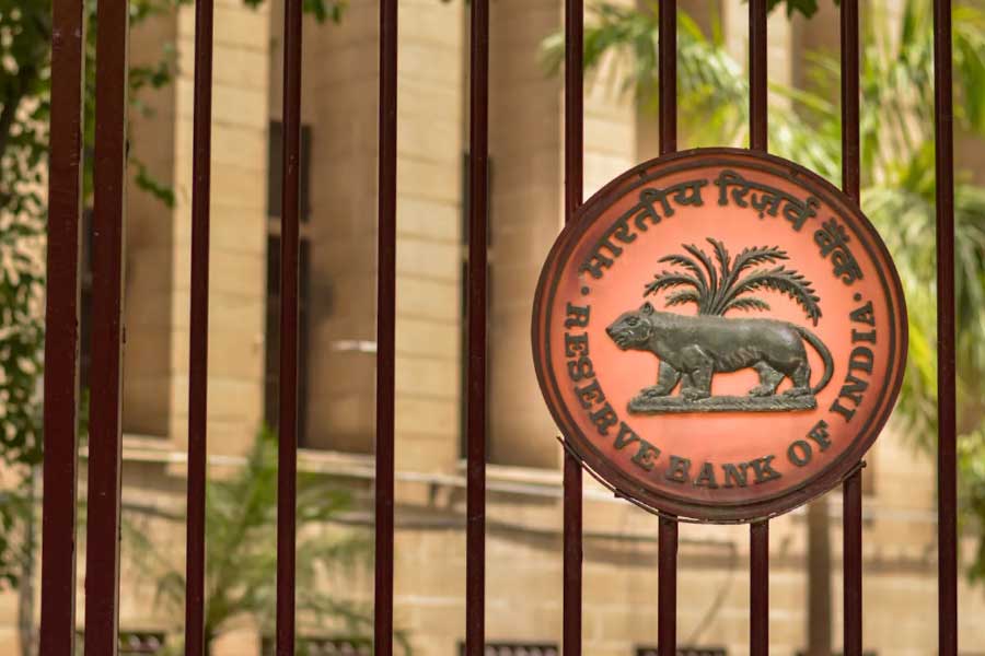 প্রয়োজন এবং ব্যাবহারের পরিসর অনুযায়ী আরও ব্যাঙ্ককে এই পরিষেবা চালু করার অনুমতি দেওয়া হবে বলেও আরবিআইয়ের তরফে জানানো হয়েছে।