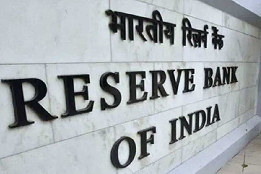 আপাতত আরবিআইয়ের তরফে পরীক্ষামূলক ভাবে এই ডিজিটাল মুদ্রা চালু হলেও কেন্দ্রীয় ব্যাঙ্ক খুব শীঘ্রই দেশ জুড়ে এই পরিষেবা ছড়িয়ে দিতে সক্ষম হবে বলে আরবিআই আশা করছে।