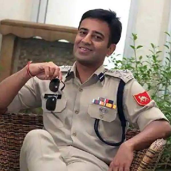 কিন্তু কিছুতেই পিন্টু মাহাতোর নাগাল পাচ্ছিলেন না অমিত। তিন মাস ধরে পিন্টুর গতিবিধির উপর নজর রাখা হচ্ছিল। এক সাক্ষাৎকারে অমিত বলেন, “অশোক এবং পিন্টু মাহাতোকে ধরার জন্য ওদের মতোই চিন্তা করতে হয়েছিল। নিজেকে অপরাধীর জায়গায় রেখেছিলাম। ওদের পরবর্তী পদক্ষেপ কী হতে পারে, ওরা কী চিন্তা করছে, সব কিছু ওদের মতো করেই ভাবতে শুরু করি।”