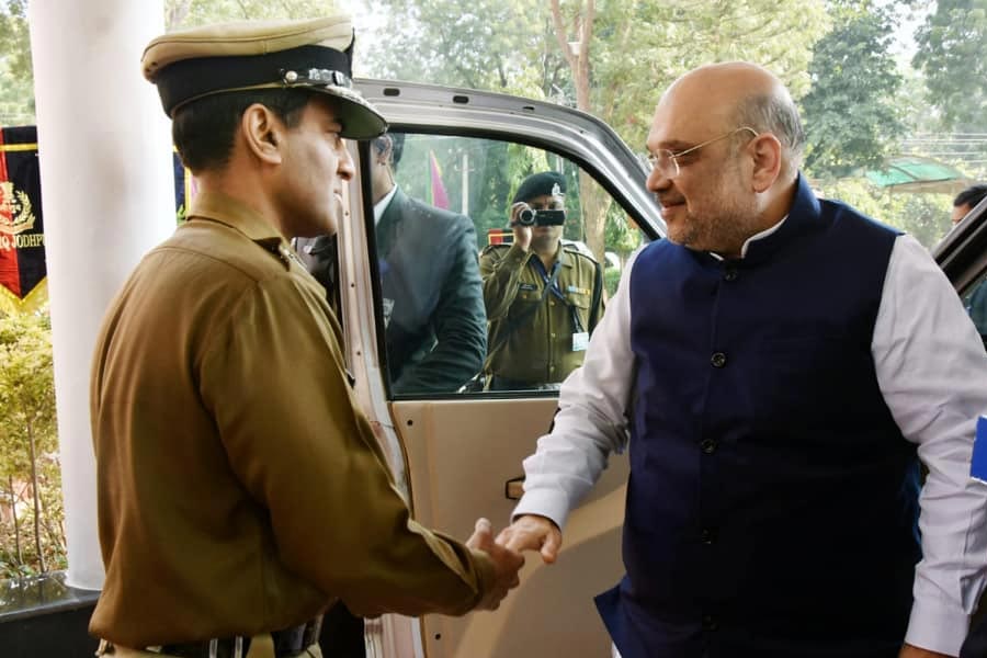 একের পর এক অপরাধদমন, কুখ্যাত অপরাধীদের গ্রেফতার, বিহারে অমিত লোঢার নামেই তখন কাঁপত অপরাধীরা। ধীরে ধীরে দুষ্কৃতীদের ‘যম’ হয়ে উঠেছিলেন অমিত। বিহার পুলিশের প্রাক্তন ডিজি এস কে ভরদ্বাজ বলেন, “অমিতের সঙ্গে কারও তুলনা চলে না। এমন ডাকাবুকো অফিসার খুব কমই দেখা যায়। এমন সৎ, সত্যবাদী এবং জনসাধারণের প্রিয় অফিসার খুব কমই আছেন।”