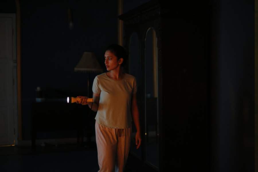 ছবির অন্য একটি দৃশ্যে মিমি।