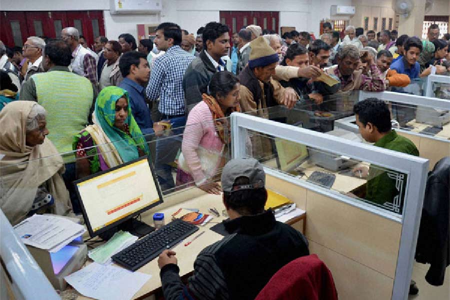 ৩১ অক্টোবর: মাসের শেষ দিনে সর্দার বল্লভভাই পটেলের জন্মদিন এবং ছট পুজো উপলক্ষে আমদাবাদ, পটনা এবং রাঁচীতে ব্যাঙ্কগুলি ছুটি থাকবে।