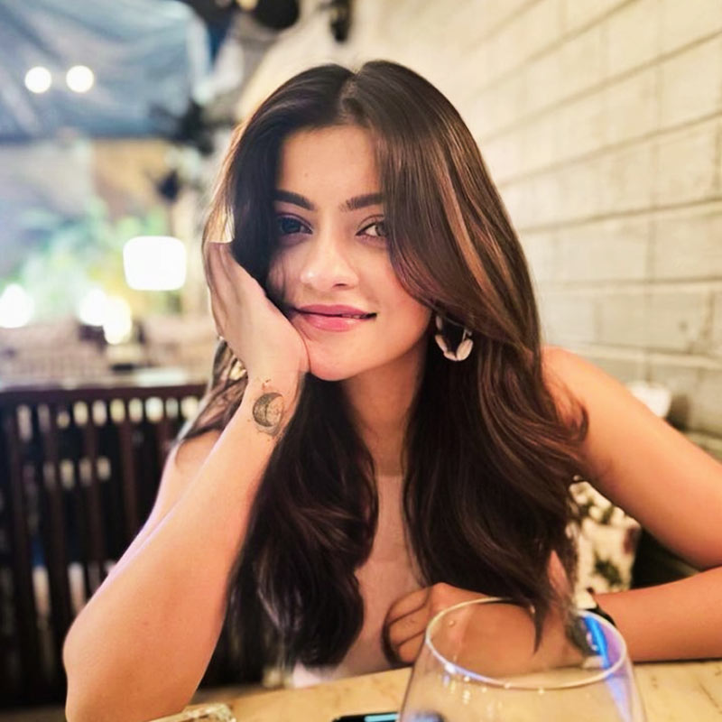 ‘বিগ বস’-এর নতুন পর্বে অংশগ্রহণ করছেন প্রাক্রুতি মিশ্র। ওড়িয়া এই অভিনেত্রী তাই গত কয়েক দিন ধরে নতুন করে চর্চায় উঠে এসেছেন। এমএমএস বিতর্ক থেকে শুরু করে গোপন সম্পর্ক, প্রাক্রুতির ব্যক্তিগত জীবন নিয়ে কাটাছেঁড়া চলছেই।