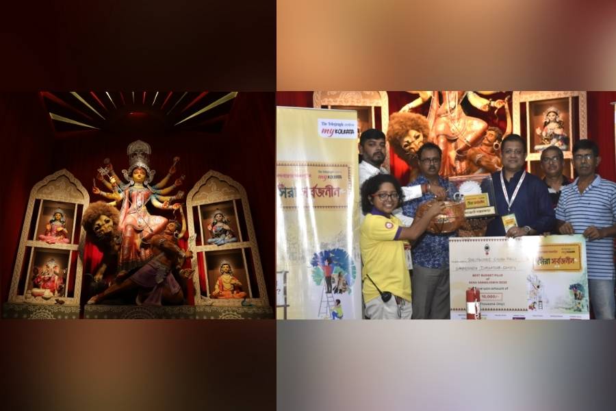 বালিগঞ্জ একুশ পল্লী — ‘বালিগঞ্জ একুশ পল্লী’ সর্বজনীন দুর্গোৎসব সমিতি জিতেছে ‘কম বাজেটে নজরকাড়া’ পুজোর শিরোপা।