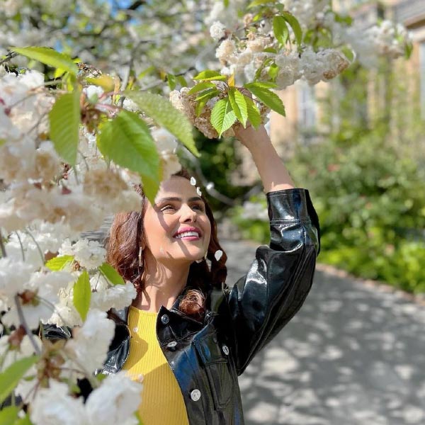 স্কুলের পড়াশোনার ফাঁকে মিউজিক ভিডিয়োয় কাজ করতে শুরু করেন প্রিয়ঙ্কা। ১৬ বছর বয়সে তাঁকে প্রথম বার মিউজিক ভিডিয়োয় দেখা গিয়েছিল। সেটা ছিল ২০১৬ সাল।