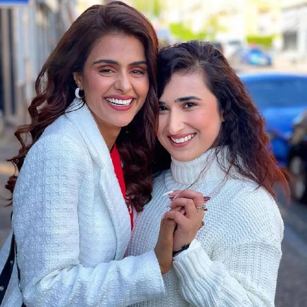 খুচখাচ কাজ করতে করতেই প্রথম ধারাবাহিক জুটে যায় তাঁর। ২০১৮ সালে টিভির পর্দায় এসেছিল প্রিয়ঙ্কার ‘গঠবন্ধন’। আবরার কাজী, সোনালি নায়েক, কিংশুক মহাজন, প্রগতি চৌরাসিয়াদের সঙ্গে চুটিয়ে কাজ করেছিলেন তিনি। বেশ সুনামও কিনেছিল সেই ধারাবাহিক। বছরখানেক ধরে ওই ধারাবাহিকে দর্শকদের মাতিয়ে রেখেছিলেন প্রিয়ঙ্কা।