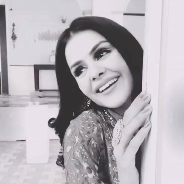 কেরিয়ারের গোড়ায় মিউজিক ভিডিয়ো ছাড়া মডেলিংও করেছেন প্রিয়ঙ্কা। তিনি যে নিজেকে সাজাতে ভালবাসেন, তা তাঁর ইনস্টাগ্রাম অ্যাকাউন্ট দেখলেই বোঝা যায়।