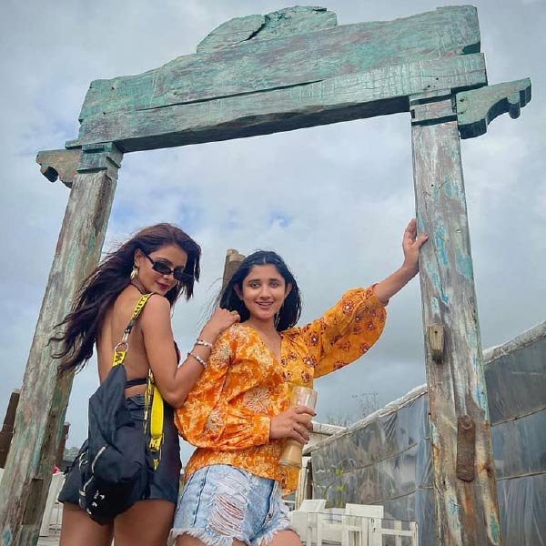 লাখ টাকার প্রশ্ন হল, তেজো কি এ বার ‘বিগ বস’-এর ঘরেও ঝড় তুলবেন? এই নতুন সফরের জন্য অপেক্ষায় রয়েছেন প্রিয়ঙ্কার অনুরাগীরা।