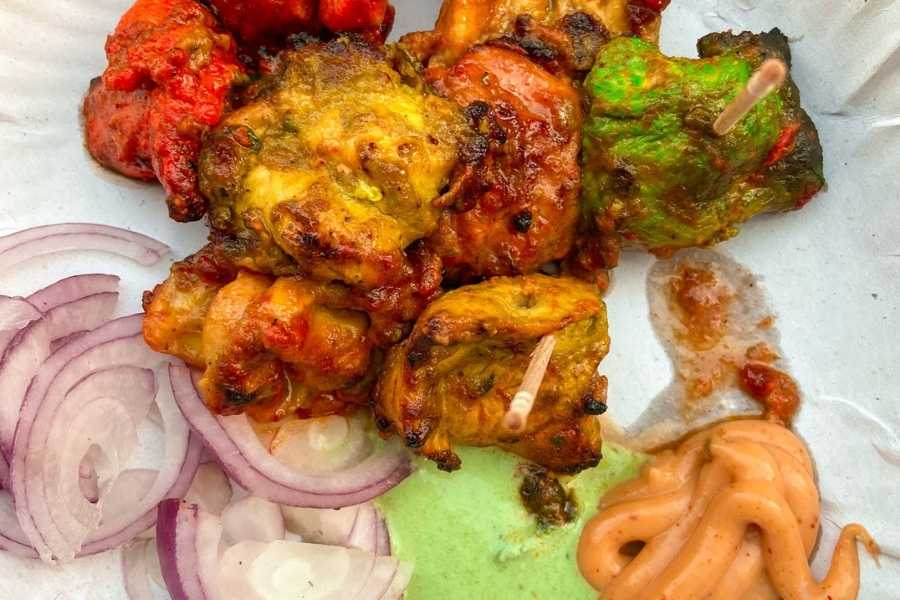 বাডি বাইটস-  রাজডাঙা, কসবা এলাকায় কবাব খুঁজে হন্যে? চলে যান বাডি বাইটসে। হরেক স্বাদের কবাব থাকছে আপনার অপেক্ষায়।দাম- ৩০০ টাকা দু’জনের জন্য  সময়- বিকেল ৪টে থেকে রাত ৯টা অবধি খোলা