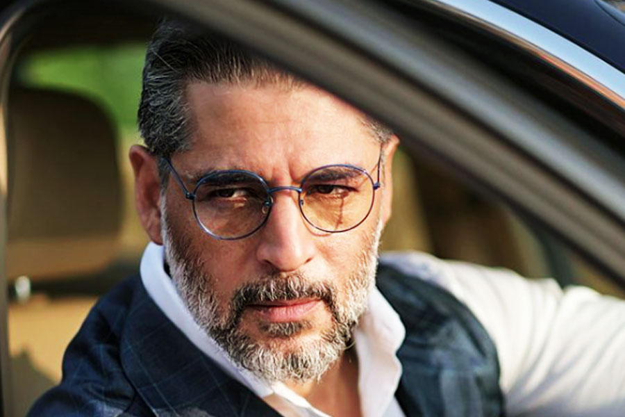 মুখ্য চরিত্রে অভিনয়ের সুযোগ পান ২০০৪ সালে। ‘হাওয়াস’ ছবিতে মুখ্য ভূমিকায় অভিনয় করেন তরুণ।