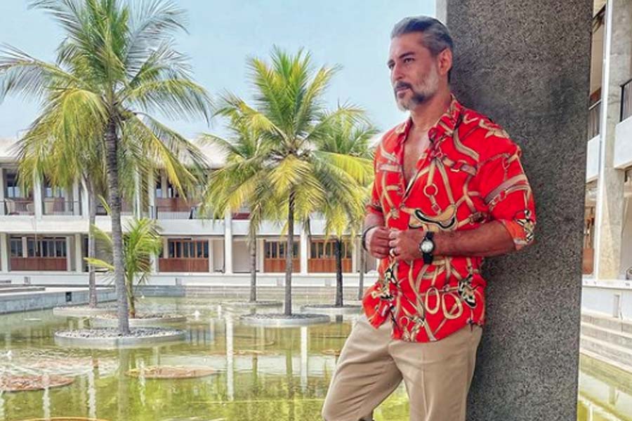 ‘জব উই মেট’-এর মতো ‘হিট’ ছবিতে অভিনয় করেও বসে থাকতে হয়েছিল তরুণকে। খুব বড় বাজেটের হিন্দি সিনেমার প্রস্তাব তাঁর কাছে আর কোনও দিন আসেনি।