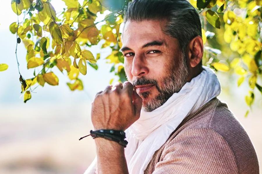 পরে আরও কয়েকটি বড় বাজেটের দক্ষিণ ভারতীয় সিনেমায় খলনায়কের ভূমিকায় অভিনয় করতে দেখা গিয়েছে তরুণকে। জনপ্রিয় চিরঞ্জীবীর সঙ্গেও অভিনয় করেন তিনি।