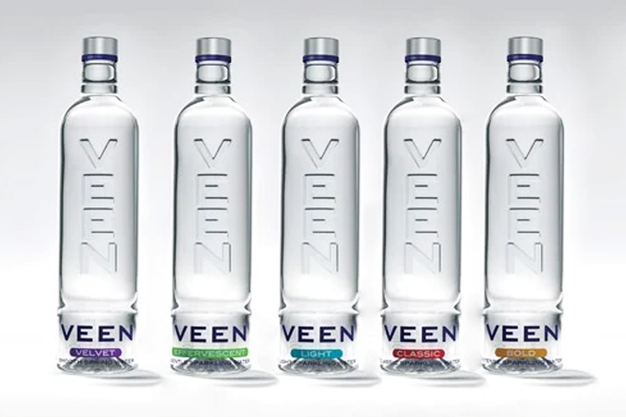 ভিন: দাবি করা হয় এটা বিশ্বের সবচেয়ে শুদ্ধ পানীয় জল। এমনও দাবি করা হয়, অন্য জলের চেয়ে এই সংস্থার জল দ্রুত তেষ্টা মেটায়। ফিনল্যান্ডের টেঙ্গেলিও গ্রামের কাছে ফিনিশ ল্যাপল্যান্ডে একটি ঝর্না থেকে এই জল সংগ্রহ করা হয়। ৭৫০ মিলিলিটার জলের দাম ভারতীয় মুদ্রায় প্রায় ১৬০০ টাকা।