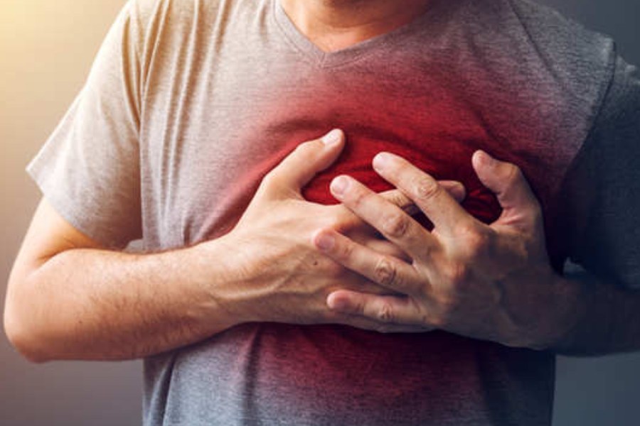 অতিরিক্ত ধূমপানও ‘করোনারি হার্ট ডিজিজ’-এর কারণ হয়ে উঠতে পারে বলে জানাচ্ছেন চিকিৎসকরা।
