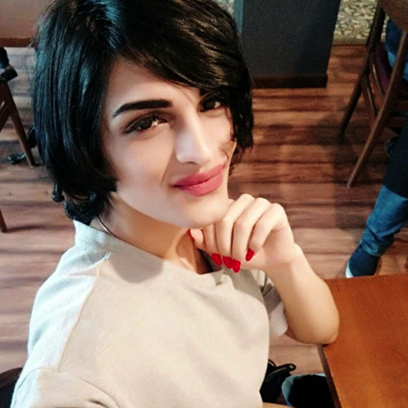 এর পর ২০১৬ সালে অস্ত্রোপচার করে লিঙ্গ পরিবর্তন করেন গৌরব। নিজের নাম রাখেন ‘গৌরী’।