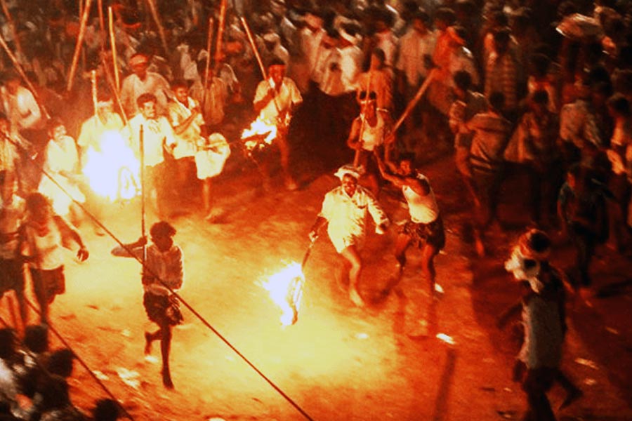 লোকগাথায় বলা রয়েছে, দেভেরাগট্টু এলাকায় পুরাকালে সাধু-সন্ন্যাসীরা বাস করতেন।