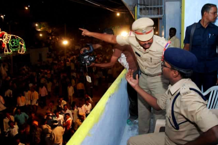 যদিও এই প্রথার উপর ২০০৮ সালেই নিষেধাজ্ঞা জারি করে আদালত। তবুও নিয়ম ভেঙে উদ্‌যাপন হয়ে চলেছে এই ‘বান্নি’ উৎসব।
