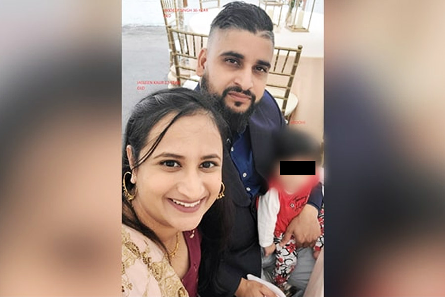 আট মাসের শিশুকন্যা ও তাঁর বাবা, মা-সহ মোট চার ভারতীয় বংশোদ্ভূতকে অপহরণের অভিযোগ উঠল ক্যালিফোর্নিয়ার মার্সড কাউন্টিতে। স্থানীয় সময় সোমবার তাঁদের অপহরণ করা হয়েছে বলে অভিযোগ। 