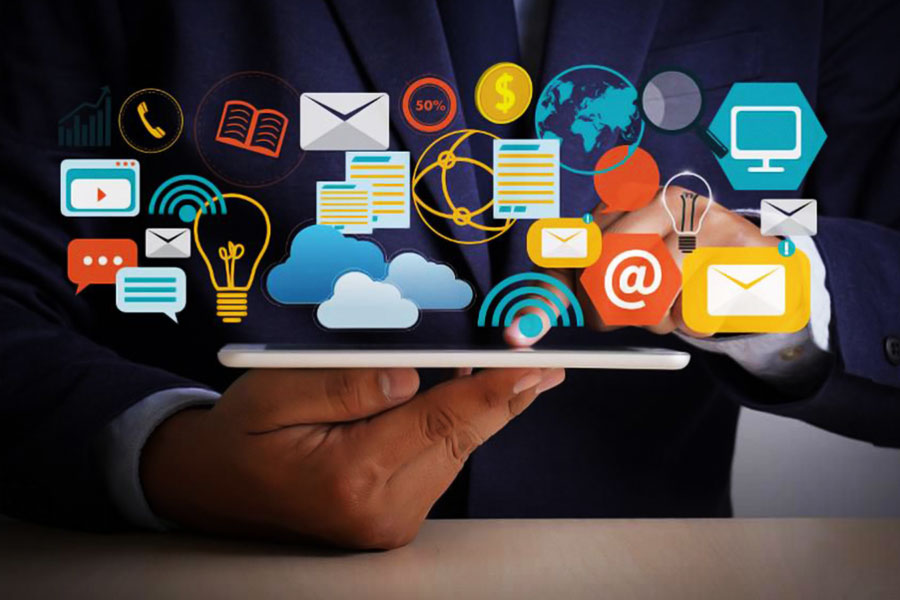 পরে বিএমডব্লিউ গাড়িতে তাঁর দেহ উদ্ধার করা হয়। কে, বা কারা তাঁকে হত্যা করল, তা নিয়ে রয়েছে রহস্য।