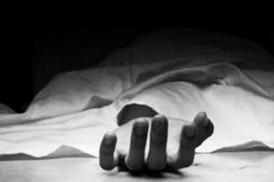 তুষার ডিজিটাল মার্কেটিং সংস্থা ‘আত্রে নেট আইএনসি’-র মালিক ছিলেন বছর পঞ্চাশের তুষার। 