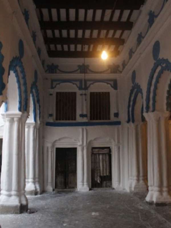 এই পরিবারের সপ্তম প্রজন্মের হরপ্রসাদ বন্দ্যোপাধ্যায় ছিলেন একজন কালি সাধক ও সৌখিন গায়ক।