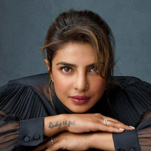 এই প্রসঙ্গে সরব হন প্রিয়ঙ্কা চোপড়া জোনাসও। তিনি জানান, ইন্ডাস্ট্রিতে আসার পর তিনি রূপ-সৌন্দর্য নিয়ে চিন্তিত হয়ে পড়েছিলেন। বলিপাড়ায় অভিনয় করার সুযোগ পেতে হলে মেয়েদের সুন্দর চুল থাকা চাই, গায়ের রং ফর্সা হওয়া চাই, এমন সব কথাই বলা হত তাঁকে। তিনি নাকি নিজের গায়ের রং নিয়ে জনসমক্ষে আসতে দ্বিধাবোধ করতেন।