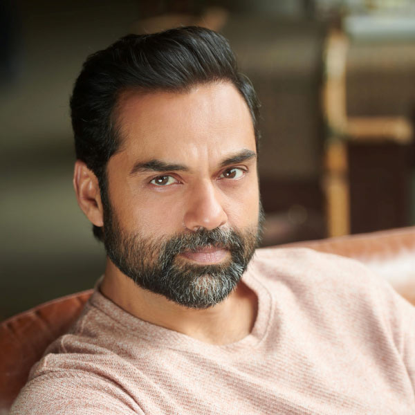 অভয় দেওল এক সাক্ষাৎকারে নিজের জীবনের অভিজ্ঞতা ভাগ করে  বলেছেন, বলিউডে ‘লবি কালচার’ চলছে। বহু বছর ধরেই এই ‘প্রথা’ চলে আসছে ইন্ডাস্ট্রিতে। কেউ কোনও দিনও এর বিরোধিতা করেননি। এই প্রথা বলিউডের জন্য অত্যন্ত ক্ষতিকর বলেও জানান অভিনেতা।