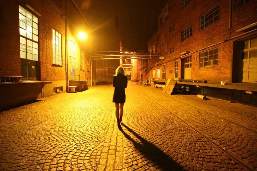 ১৯৯২ সালে ১৩ নভেম্বর। স্কুলের পার্টিতে যাওয়ার জন্য নাইটক্লাবে নিয়ে যেতে বাবার কাছে বায়না জুড়েছিল তিন বোন— মিরিয়াম গার্সিয়া ইবোরা, আন্তোনিয়া ‘টোনি’ গোমেজ রবদিগেজ় এবং ডেজ়িরে হার্নান্দেজ় ফোক। মিরিয়ামদের বাবা ফার্নান্দো গার্সিয়া সে সময় ইনফ্লুয়েঞ্জায় কাবু। ফলে বাধ্য হয়েই বাবার গাড়ি রেখে তিন জনে মিলে রাস্তায় পা বাড়িয়েছিল।