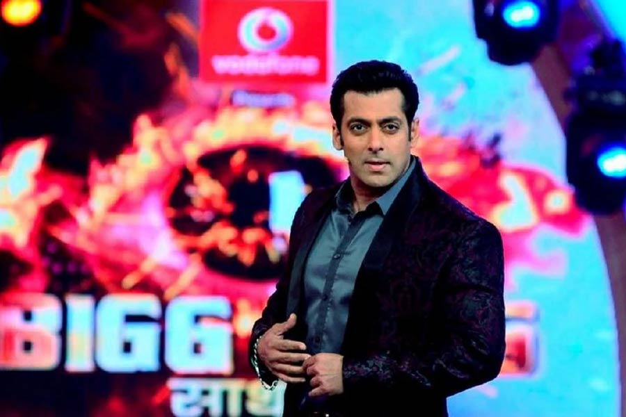 এই কাণ্ডকারখানার ফলে যেমন শোয়ের টিআরপি তরতর করে বাড়তে থাকে, অন্যদিকে রিয়্যালিটি শোয়ে নিজেদের জনপ্রিয়তা বাড়াতে থাকে এই জুটি। 