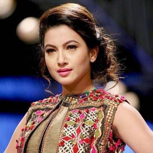 বিগ বসের সপ্তম সিজ়নে তনিশা-আরমান ছাড়া আরও এক জুটির দিকে নজর ছিল অনুরাগীদের। টেলিভিশন এবং বলিউডজগতের নামকরা তারকাও ছিলেন দু’জন— গওহর খান এবং কুশল টন্ডন।