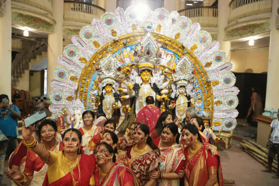  দাঁ পরিবারে এ বছর ১৮২তম দুর্গোৎসব অনুষ্ঠিত হচ্ছে।