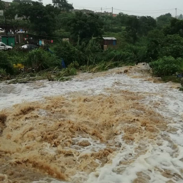 স্বাভাবিক বন্যার সময় জলপ্রবাহের গতিবেগ পরিমাপ করা গেলেও হড়পা বান কম সময়ের মধ্যে এত দ্রুত গতিতে আসে যে, তার জলপ্রবাহের গতিবেগ পরিমাপ করা বেশ কঠিন।