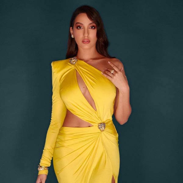 করোনা অতিমারির সময়ও বিতর্ক পিছু ছাড়েনি নোরাকে ঘিরে। ২০২১ সালের ডিসেম্বরে কোভিডে আক্রান্ত হয়েছিলেন অভিনেত্রী। অভিযোগ, অসুস্থ অবস্থাতেই বাড়ির বাইরে বেরিয়েছিলেন নোরা। পরে তাঁর তরফে জানানো হয়, যে ছবিটি ঘিরে বিতর্কের সূত্রপাত, সেটি পুরনো।