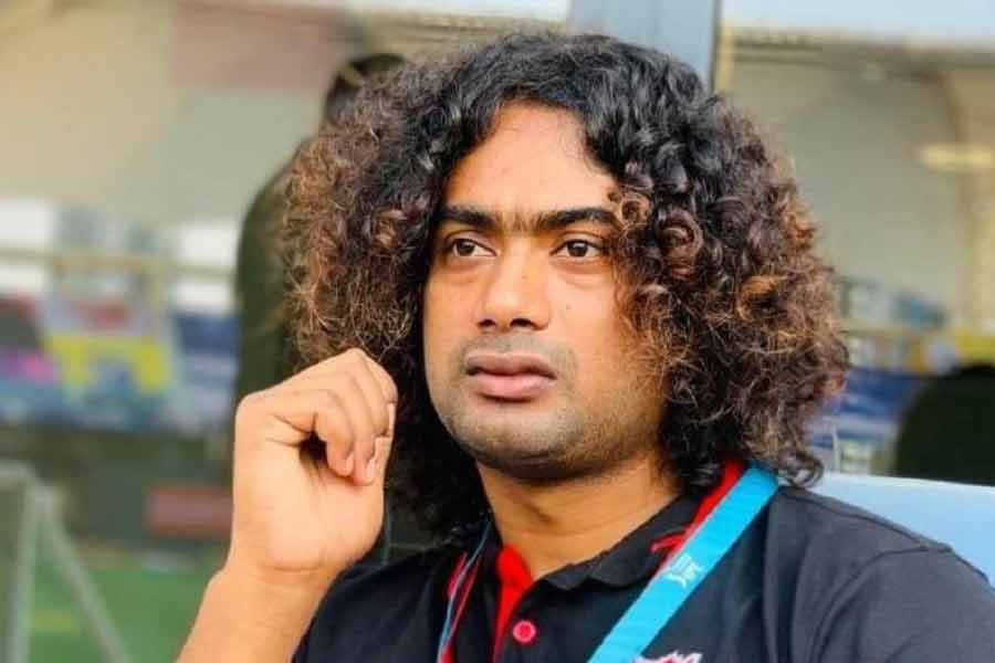 দয়ানন্দ গরানী: টি-টোয়েন্টি বিশ্বকাপে ভারতীয় দলের থ্রোডাউন প্রোফেশনাল হিসাবে আছেন দয়ানন্দ। দয়ানন্দ কলকাতা পুলিশের সিভিক ভলান্টিয়ার ছিলেন। থ্রো-ডাউন নিয়ে পড়াশোনা করার পর তিনি অন্ধ্রপ্রদেশ রঞ্জি দলের থ্রোডাউন স্পেশালিস্ট হিসাবে কাজ করেন। পূর্ব মেদিনীপুর জেলার প্রত্যন্ত গ্রামের ছেলে গরানী ২০২০ সালের আইপিএলে কিংস ইলেভেন পঞ্জাব দলের সঙ্গেও কাজ করেছেন।