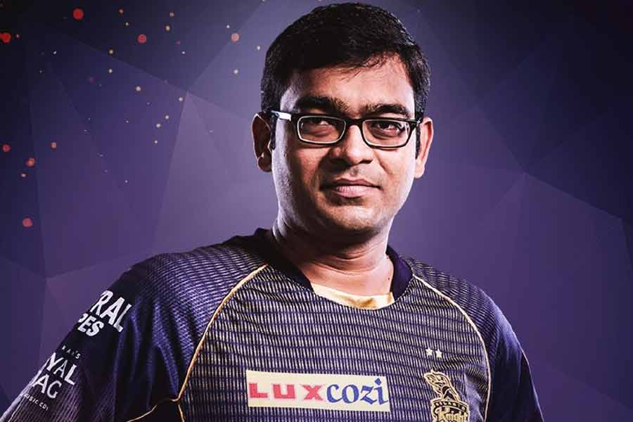 কমলেশ জৈন: টি-টোয়েন্টি বিশ্বকাপে ভারতীয় দলের প্রধান ফিজিয়োথেরাপিস্ট হিসাবে আছেন কমলেশ জৈন। জৈন এর আগে আইপিএলে কলকাতা নাইট রাইডার্স এবং আরসিবির হয়ে কাজ করেছেন।