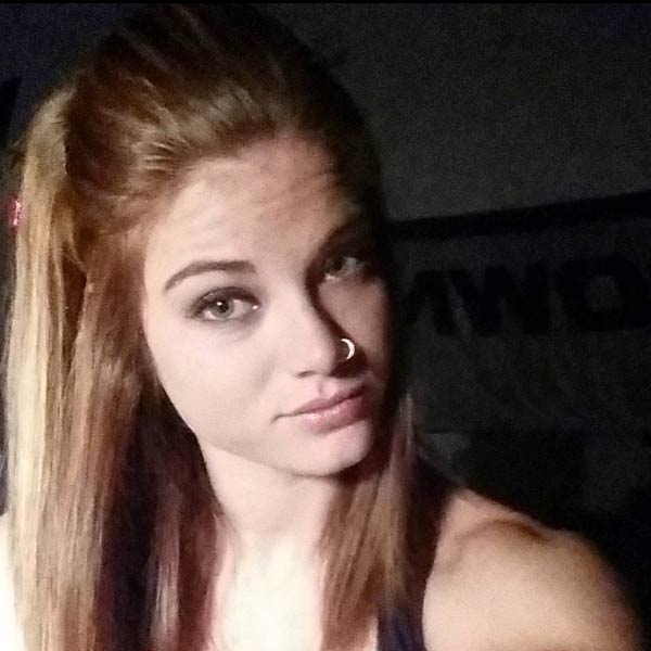 ২০১৭-এর ৩০ ডিসেম্বর বিয়ে করেন সারা। বিয়ে করেন অনেক দিনের সঙ্গী কুস্তিগির ওয়েস্টিন ব্লেক। দু’জনের তিনটি সন্তান আছে। একটি কুকুরেরও মালিক ছিলেন সারা।