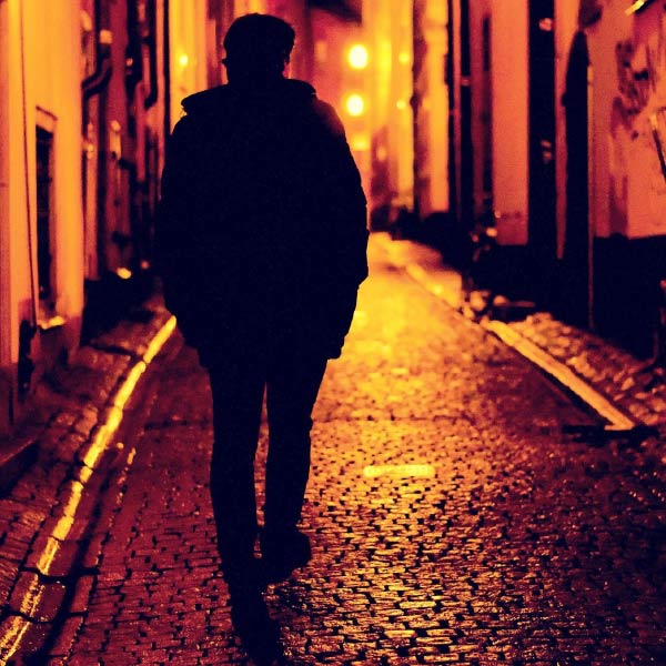 গণেশের এমন আচরণে তাঁর বাবা রেগে গিয়েছিলেন। গণেশ অবশ্য তাঁর মনের ইচ্ছা দমিয়ে রাখেননি। কৈশোরেই বাড়ি ছেড়ে বেরিয়ে যান তিনি।