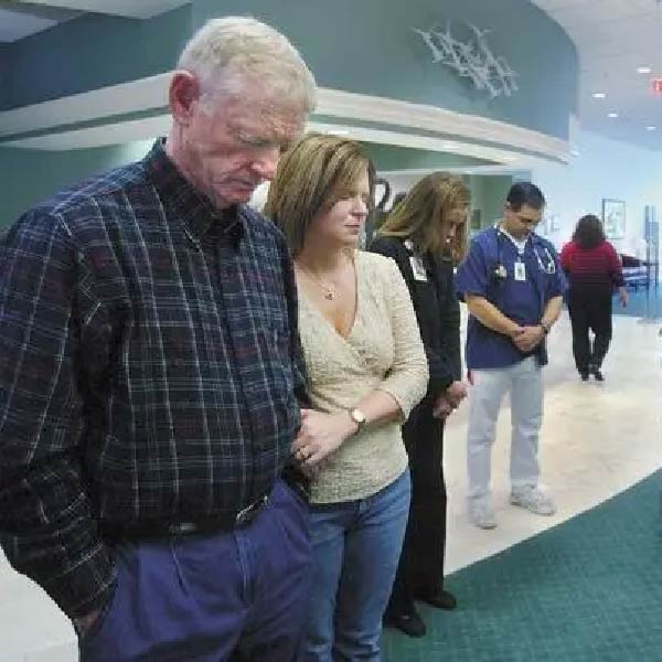 গ্রাহাম যাঁর কাছ থেকে এই হৃদ্‌যন্ত্র পেয়েছিলেন, তাঁর নাম টেরি কোটল। মৃত্যুর সময় টেরির বয়স ছিল ৩৩।