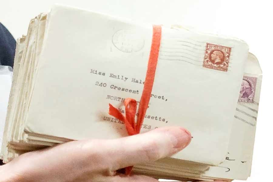 নতুন হৃদ্‌যন্ত্রের জন্য কৃতজ্ঞতা প্রকাশ করে গ্রাহাম একের পর এক চিঠি  পাঠাতে থাকেন টেরির পরিবারকে।