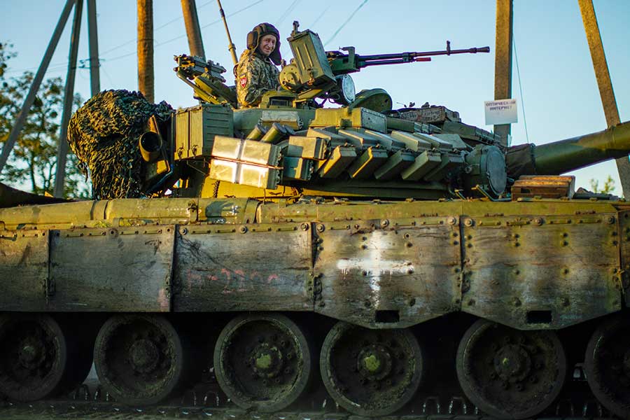 যুযুধান দু’পক্ষের সূত্রের দাবি, ৩ অক্টোবর ইউক্রেনের দক্ষিণাঞ্চলে খারসন শহরের কাছে এগিয়েছেন ইউক্রেনীয় সেনারা।