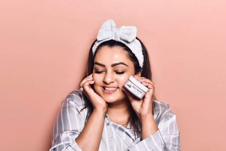 ঐশ্বর্যা বিশ্বাস: ঐশ্বর্যা বিশ্বাসের আউলি লাইফস্টাইল কনসালটেন্সি কলকাতার প্রথম মহিলা-নেতৃত্বাধীন ব্যবসায়িক উদ্যোগ, যেটি শার্ক ট্যাঙ্ক ইন্ডিয়াতে ফিনান্স করা হয়। 