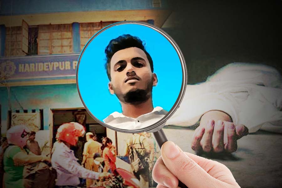 পরের দিন সকালে অয়নের নিখোঁজ হওয়ার খবর পেয়ে তিনি অয়নের বাড়িতে পৌঁছন। গিয়ে দেখেন অয়নের বান্ধবীও সেখানে উপস্থিত।